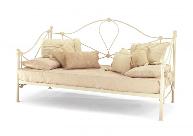 serene_bedsteads_010.jpg